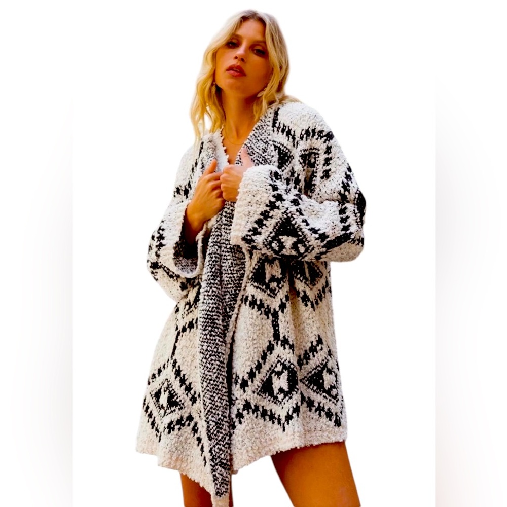 POL Aztec Lovers Popcorn Cardigan - Women's Aztec Print Sweater - Size Large
